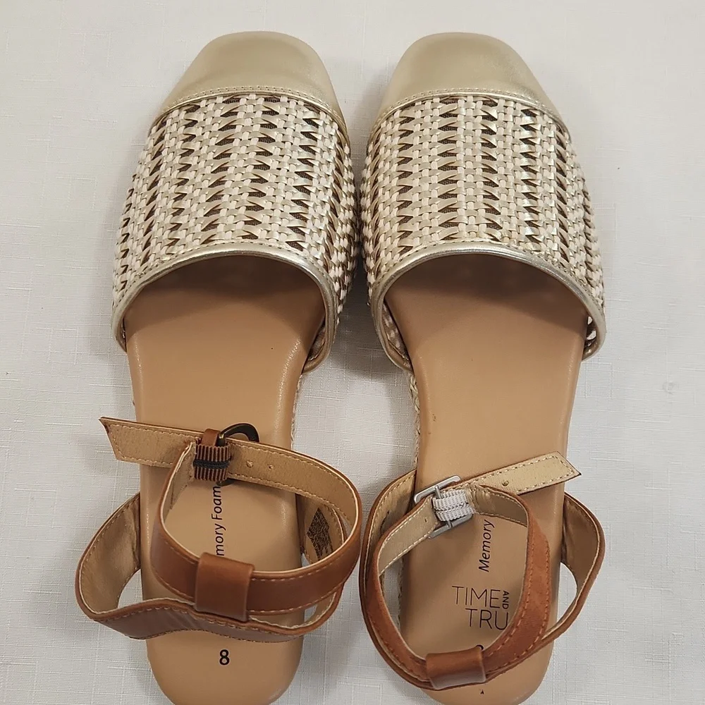 Time And Tru Gold Ankle Strap Espadrille Sandals. EUC. Size 8